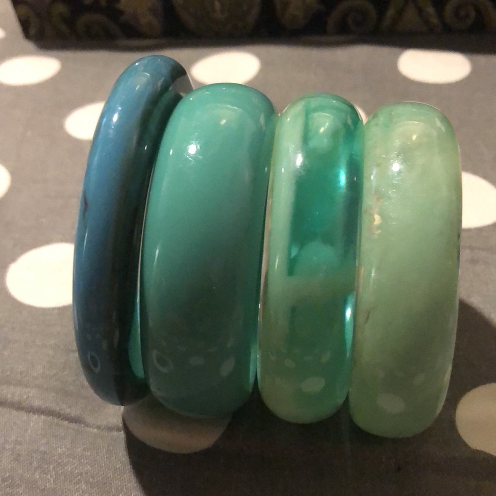 Bracelets - Picture 2 of 4